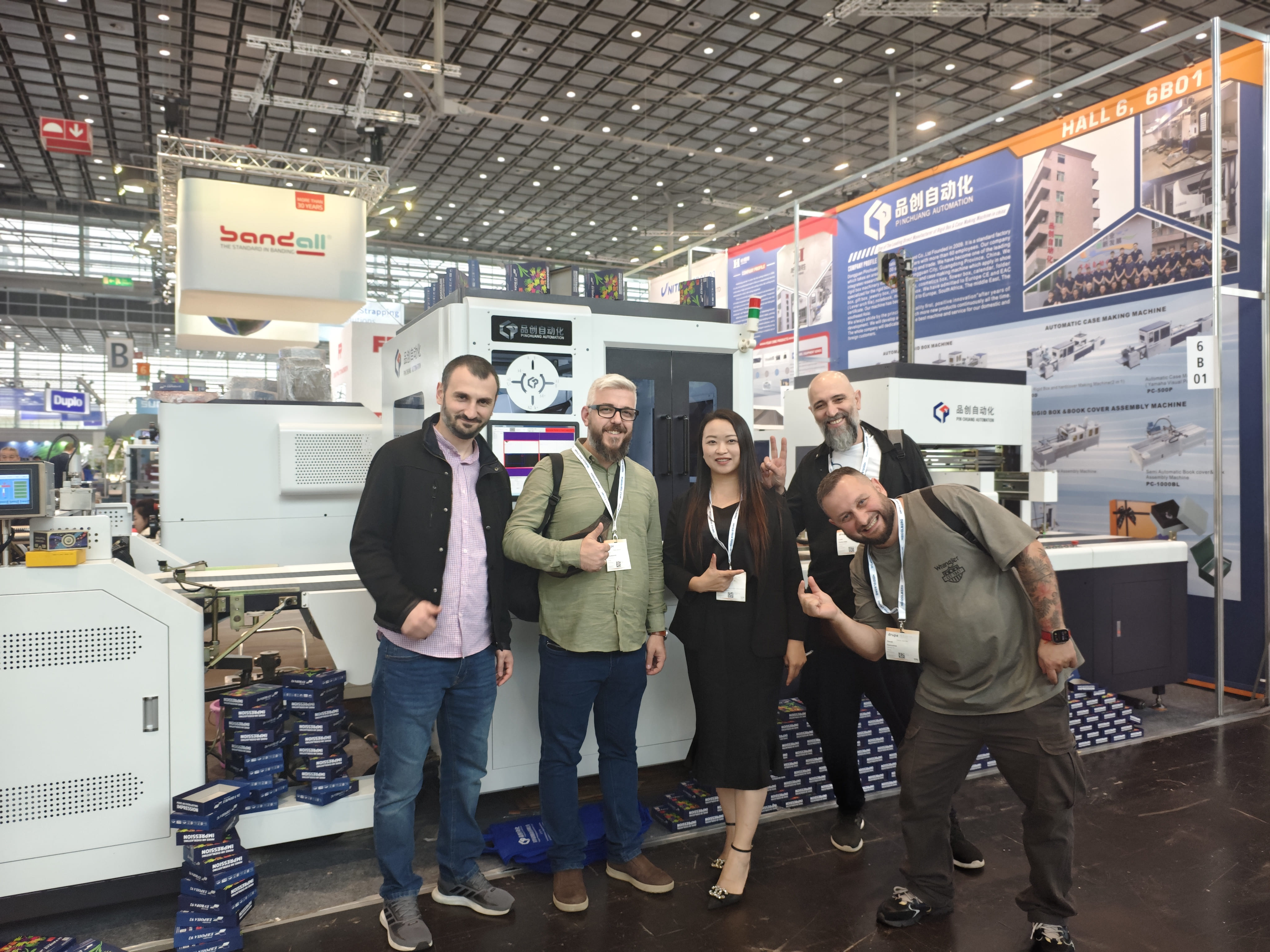Dongguan Pinchuang y sus clientes en Drupa 2024 - 2