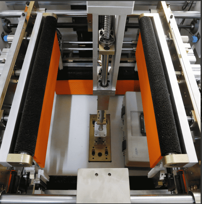 Caja rígida de regalo automático que forma la máquina plegable